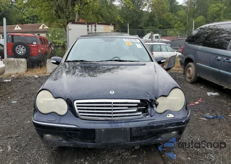 2001 Mercedes-Benz C 320 from USA, damaged, VIN WDBRF64J61F024215